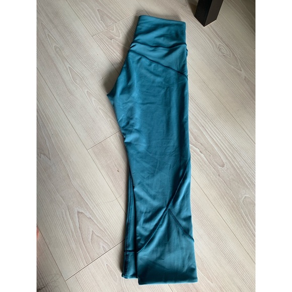 Lululemon In Movement Crop - Picture 4 of 7